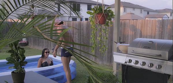  Super sexy Puerto Rican couple have passionate sex outside in the heat of Texas